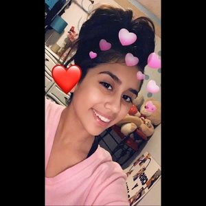 Meet your Posher, Rayna